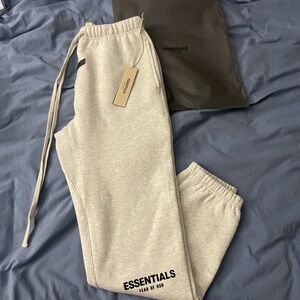 FEAR OF GOD ESSENTIALS LIGHT OATMEAL
